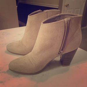 Old navy Faux suede booties Size 6